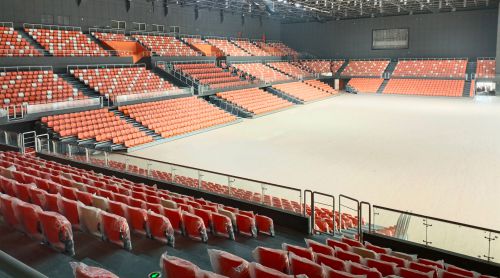 場(chǎng)館座椅的“骨骼”之謎：吹塑 vs 注塑，為何征途座椅選擇氣輔注塑？?